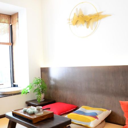 Hangzhou Puyu Travelling With Hotel Exteriör bild