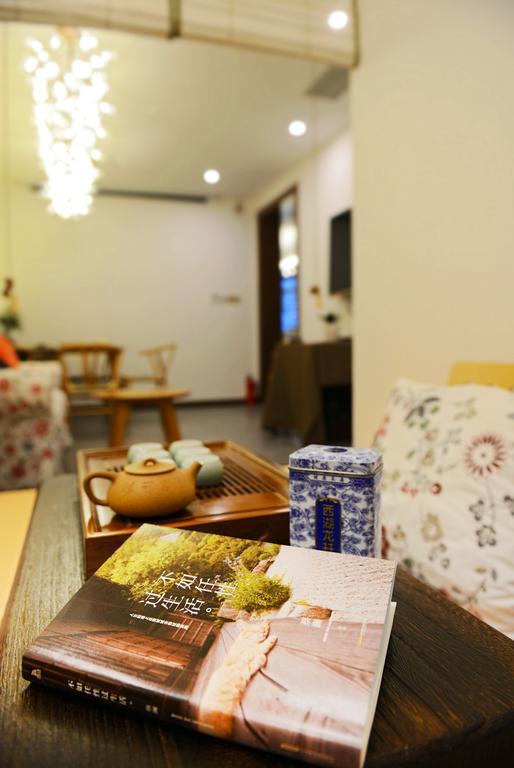 Hangzhou Puyu Travelling With Hotel Exteriör bild